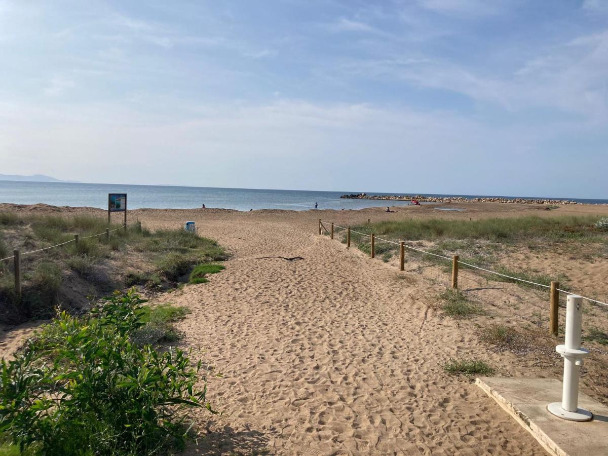 Appartamento Apartamento A 200 Metros De La Playa Dénia Esterno foto
